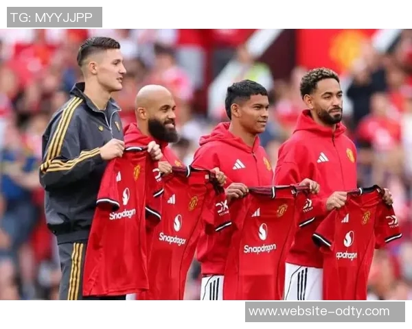 曼联因今夏贷款引援净债务首次突破十亿美元大关